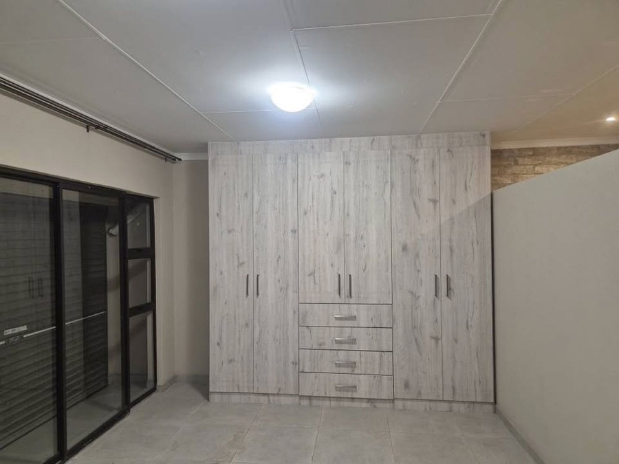 To Let 4 Bedroom Property for Rent in Waterkloof North West